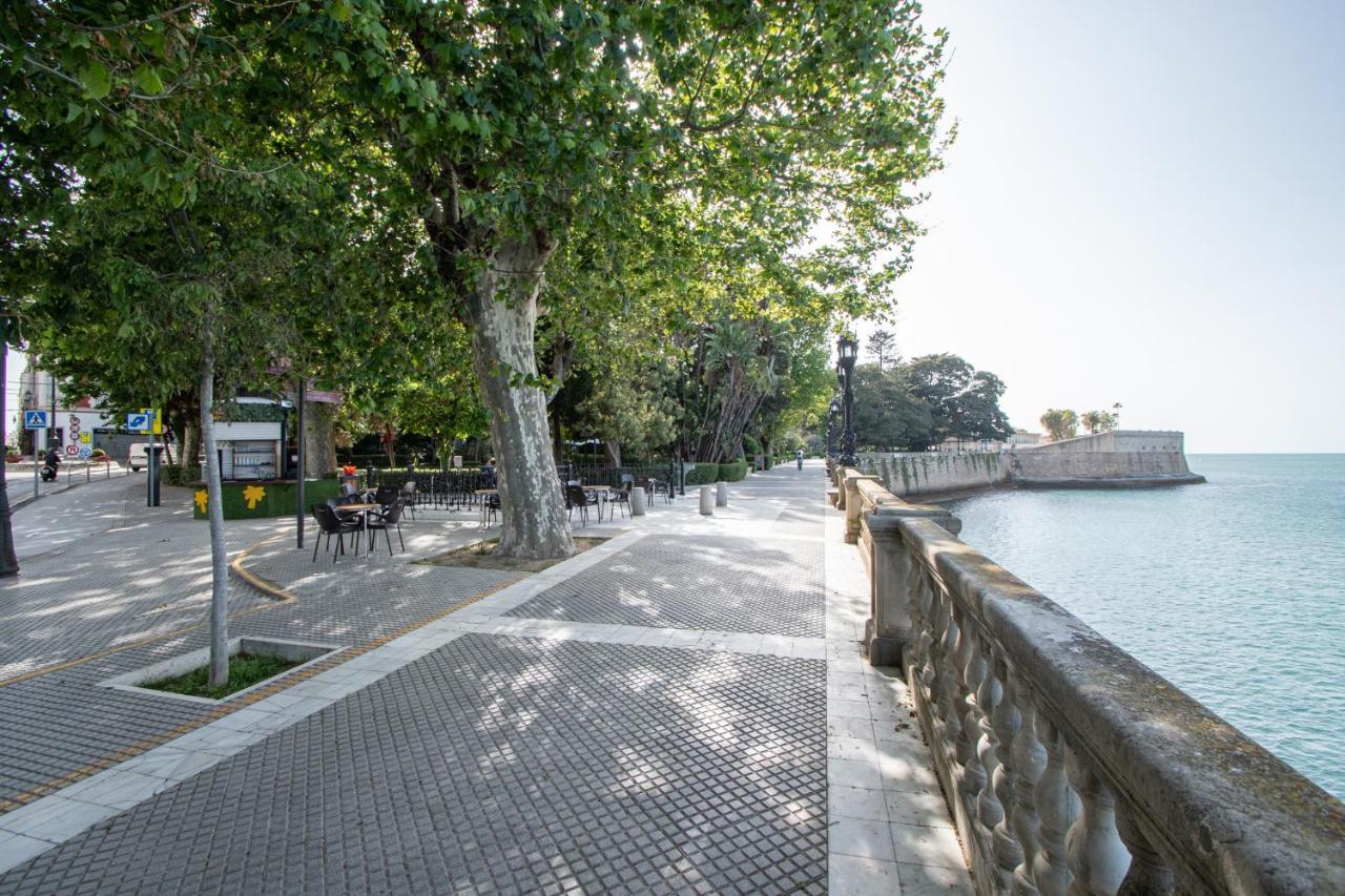Apartamento El Meridiano De Cadiz Luaran gambar