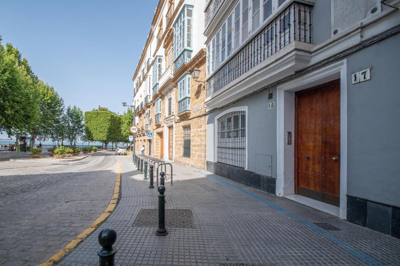Apartamento El Meridiano De Cadiz Luaran gambar